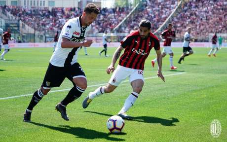 Milan e Parma empataram neste sábado (Foto: Divulgação) Milan e Parma empataram neste sábado (Foto: Divulgação)