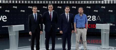 Candidatos da esq. à dir.: Pablo Casado (PP), Pedro Sánchez (PSOE), Albert Rivera (Cidadãos) e Pablo Iglesias (Podemos) Candidatos da esq. à dir.: Pablo Casado (PP), Pedro Sánchez (PSOE), Albert Rivera (Cidadãos) e Pablo Iglesias (Podemos)