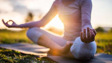 Meditar é uma das técnicas mais antigas para conseguir ter sonhos lúcidos