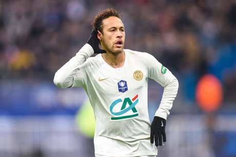 Neymar em campo pelo PSG na final da Copa da FranÃ§a