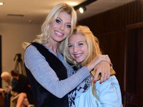 Isabelle, filha de Caroline Bittencourt, publicou em seu Instagram neste domingo, 5 de maio de 2019, um comunicado da família da modelo Isabelle, filha de Caroline Bittencourt, publicou em seu Instagram neste domingo, 5 de maio de 2019, um comunicado da família da modelo