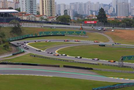 Vettel ‘chocado’ com ideia do GP do Brasil sair de Interlagos para o Rio Vettel ‘chocado’ com ideia do GP do Brasil sair de Interlagos para o Rio