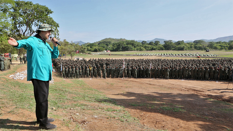 Nicolás Maduro durante ato com cadetes do exército venezuelano no estado de Cojedes, no centro do país