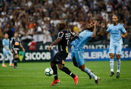 Vagner Love entrou no segundo tempo (Foto: Luis Moura / WPP) Vagner Love entrou no segundo tempo (Foto: Luis Moura / WPP)