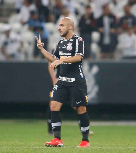 Jogador fez sua estreia com a camisa do Corinthians na noite do último sábado (Fernando Roberto/ Agência Futpress) Jogador fez sua estreia com a camisa do Corinthians na noite do último sábado (Fernando Roberto/ Agência Futpress)