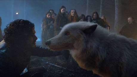 Jon Snow com seu lobo Ghost.