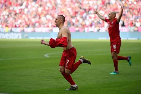 Lendas do Bayern conquistaram mais um título alemão(Foto: Divulgação/Twitter) Lendas do Bayern conquistaram mais um título alemão(Foto: Divulgação/Twitter)