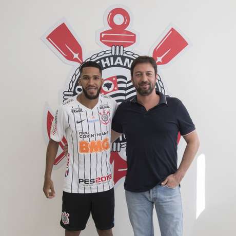 Everaldo assinou com o Corinthians até o fim de junho de 2023 (Daniel Augusto Jr. / Agência Corinthians) Everaldo assinou com o Corinthians até o fim de junho de 2023 (Daniel Augusto Jr. / Agência Corinthians)