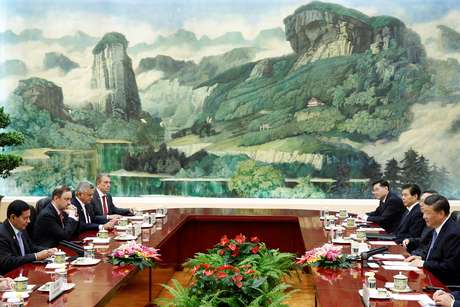 Vice-presidente Hamilton MourÃ£o e presidente da China, Xi Jinping, durante reuniÃ£o no Grande SalÃ£o do Povo, em Pequim
24/05/2019
REUTERS/Florence Lo