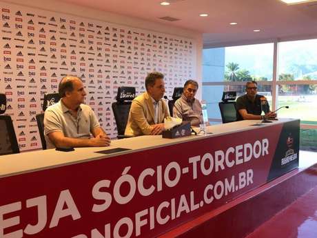 Landim concedeu coletiva para falar sobre o pedido de demissão do técnico Abel Braga (Foto: Divulgação) Landim concedeu coletiva para falar sobre o pedido de demissão do técnico Abel Braga (Foto: Divulgação)