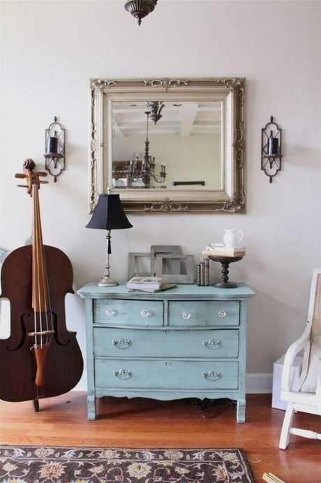 16. Dicas de decoração para casa com móveis antigos – Foto: Creative Juices Decor 16. Dicas de decoração para casa com móveis antigos – Foto: Creative Juices Decor
