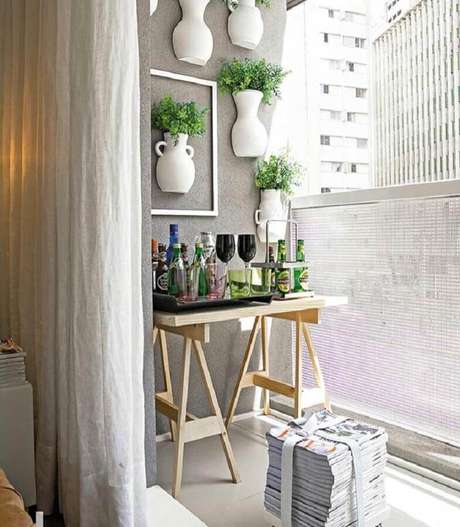 34. Dicas de decoração para casa com jardim vertical em varanda pequena – Foto: Pinosy 34. Dicas de decoração para casa com jardim vertical em varanda pequena – Foto: Pinosy