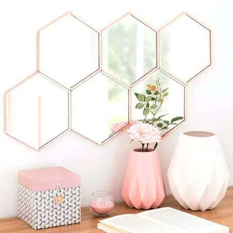 1. Invista em pequenos objetos decorativos para renovar a decoração da sua casa – Foto: AranyaWiwake 1. Invista em pequenos objetos decorativos para renovar a decoração da sua casa – Foto: AranyaWiwake