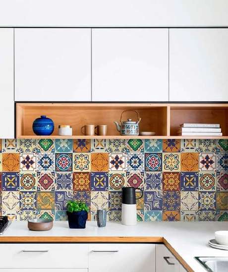 5. Uma das principais dicas de decoração para cozinha é investir em azulejos que valorizem esse ambiente – Foto: Pinterest 5. Uma das principais dicas de decoração para cozinha é investir em azulejos que valorizem esse ambiente – Foto: Pinterest
