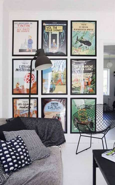 54. Parede de quadros são ótimas dicas de decoração para sala clean – Foto: Pinterest 54. Parede de quadros são ótimas dicas de decoração para sala clean – Foto: Pinterest