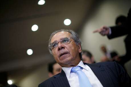 Governo examina liberação de contas ativas e inativas do 