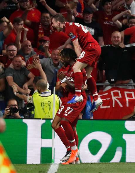 Divock Origi comemora o segundo gol do Liverpool Divock Origi comemora o segundo gol do Liverpool