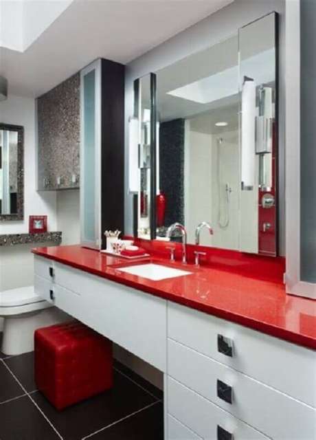 37. Tons de vermelho são ótimos para ambientes com um estilo muito sério – Foto: Air Freshener 37. Tons de vermelho são ótimos para ambientes com um estilo muito sério – Foto: Air Freshener