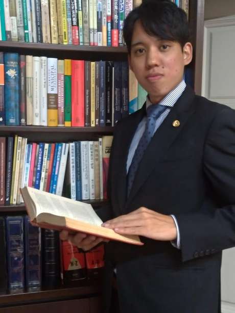 O plano de Renan é especializar-se em direito trabalhista, para atender imigrantes brasileiros no país O plano de Renan é especializar-se em direito trabalhista, para atender imigrantes brasileiros no país