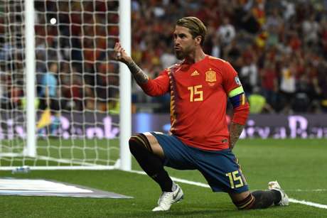 Ramos abriu o placar para a vitória espanhola (Foto: AFP) Ramos abriu o placar para a vitória espanhola (Foto: AFP)
