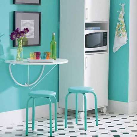 27. Mesa dobrável para cozinha em estilo vintage. Fonte: Pinterest 27. Mesa dobrável para cozinha em estilo vintage. Fonte: Pinterest
