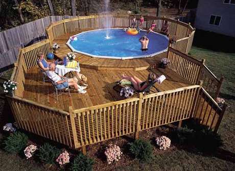 2. Monte uma área de lazer com a piscina de paletes – Foto: House and Garden DIY