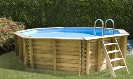 35. Coloque a piscina de paletes sempre nos cantos, para ganhar espaço! – Foto: Habitissimo