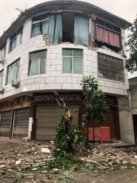 Terremotos deixam 12 mortos e 125 feridos na China