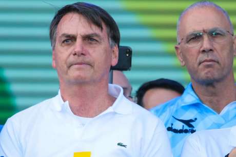 O Presidente da República, Jair Bolsonaro participa do maior evento evangélico do país, a Marcha Para Jesus que chega neste ano à sua 27ª edição. A caminhada começa na região da Luz, no Centro e segue até a Praça Heróis da Força Expedicionária Brasileira (FEB) perto do Campo de Marte, na Zona Norte. O Presidente da República, Jair Bolsonaro participa do maior evento evangélico do país, a Marcha Para Jesus que chega neste ano à sua 27ª edição. A caminhada começa na região da Luz, no Centro e segue até a Praça Heróis da Força Expedicionária Brasileira (FEB) perto do Campo de Marte, na Zona Norte.