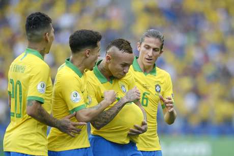 O jogador Éverton do Brasil comemora gol durante a partida entre Peru e Brasil, válida pela Copa América 2019, na Arena Corinthians, em São Paulo (SP), neste sábado (22)