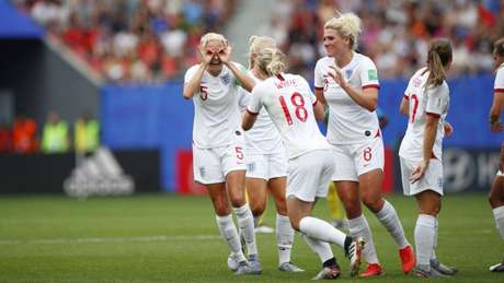 Inglaterra garantiu a classificao contra a Noruega na Copa do Mundo, que ocorre na Frana