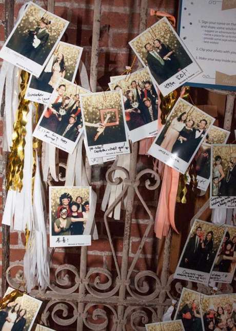 51. Coloque uma cabine de fotos para os convidados se divertirem durante toda a festa a fantasia – Por: Pinterest 51. Coloque uma cabine de fotos para os convidados se divertirem durante toda a festa a fantasia – Por: Pinterest