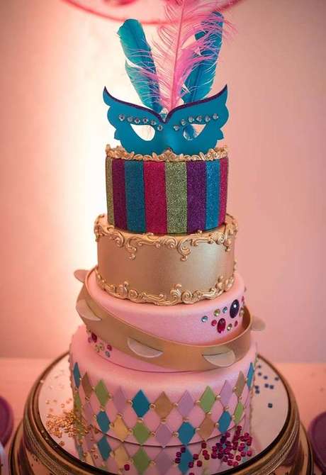 12. Capriche na escolha do seu bolo para festa à fantasia. Ele tem que ser incrível! – Por: a minha festinha 12. Capriche na escolha do seu bolo para festa à fantasia. Ele tem que ser incrível! – Por: a minha festinha