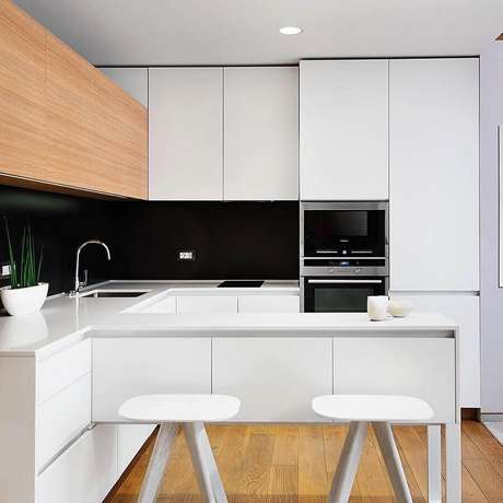58. Estilo moderno para cozinha compacta branca e preta