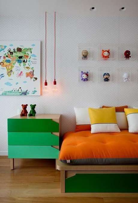 11. Misture cores para criar ambientes alegres e divertidos com tons de verde – Por: Cesar Valenccia 11. Misture cores para criar ambientes alegres e divertidos com tons de verde – Por: Cesar Valenccia