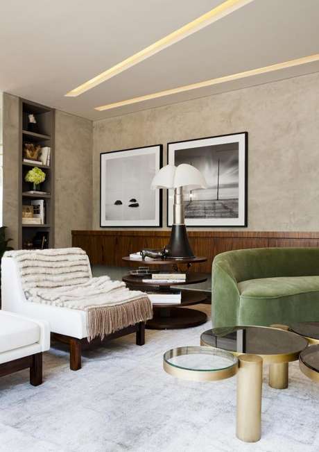 47. A decoração da sala de estar com sofá em tons de verde – Por: Flavia Gerabtayar 47. A decoração da sala de estar com sofá em tons de verde – Por: Flavia Gerabtayar