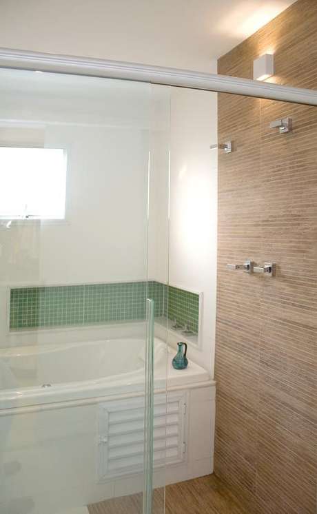 17. Os tons de verde ficam lindos como detalhes no banheiro – Por: Juliana Desa 17. Os tons de verde ficam lindos como detalhes no banheiro – Por: Juliana Desa