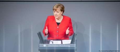 Angela Merkel em discurso no Parlamento: defesa de um desfecho rápido para acordo de livre-comércio Angela Merkel em discurso no Parlamento: defesa de um desfecho rápido para acordo de livre-comércio