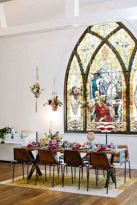 3. Para casais religiosos uma opção interessante é a bodas de casamento feita na igreja – Foto: Venue Report 3. Para casais religiosos uma opção interessante é a bodas de casamento feita na igreja – Foto: Venue Report