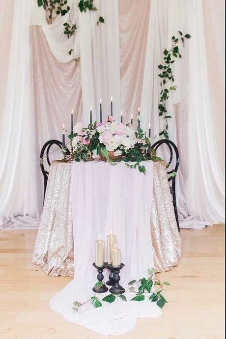 40. Tenha um cantinho especial para o casal na festa de bodas de casamento – Foto: Pinosy 40. Tenha um cantinho especial para o casal na festa de bodas de casamento – Foto: Pinosy