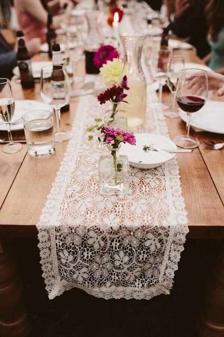 58. Decoração com detalhes simples e rústicos para bodas de casamento – Foto: Pinterest 58. Decoração com detalhes simples e rústicos para bodas de casamento – Foto: Pinterest