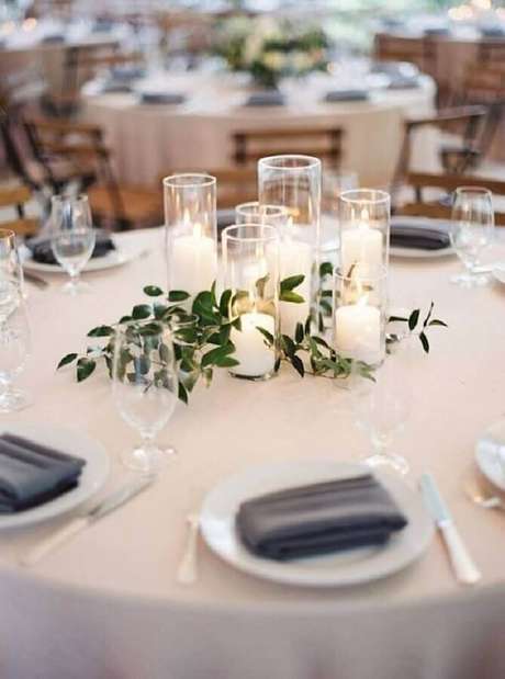 81. Decoração minimalista com velas e folhagens para bodas de casamento – Foto: Wedding Party Decoration 81. Decoração minimalista com velas e folhagens para bodas de casamento – Foto: Wedding Party Decoration