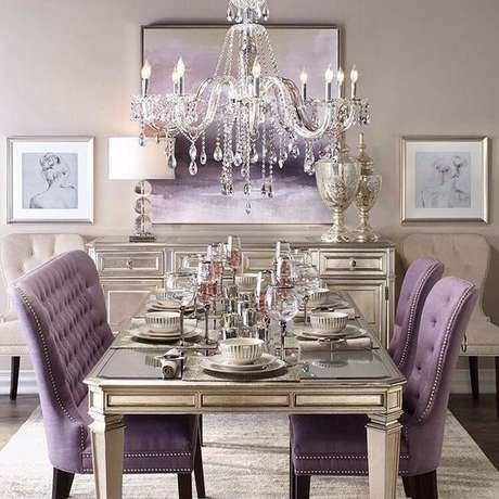 26. Use um tom bonito para destacar sua decoração com lustre candelabro – Por: Lucia Maria Escritora 26. Use um tom bonito para destacar sua decoração com lustre candelabro – Por: Lucia Maria Escritora