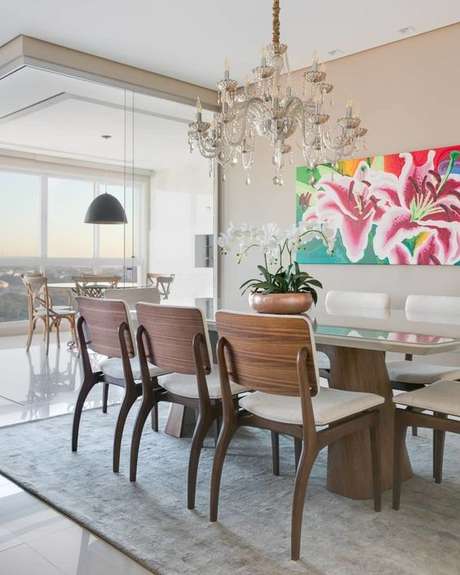 27. Decorações modernas também podem contar com o lustre candelabro para ser bonito – Por: Pinterest 27. Decorações modernas também podem contar com o lustre candelabro para ser bonito – Por: Pinterest