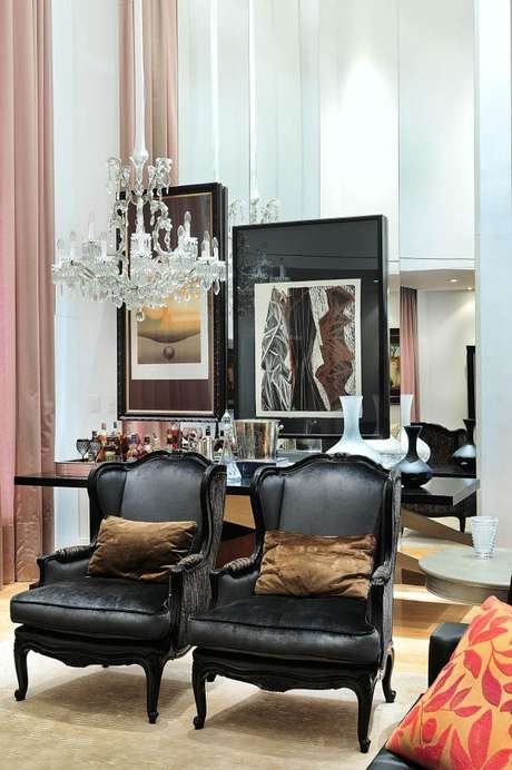 38. Sala de estar com lustre candelabro de cristais – Por: Moreno Interiores 38. Sala de estar com lustre candelabro de cristais – Por: Moreno Interiores