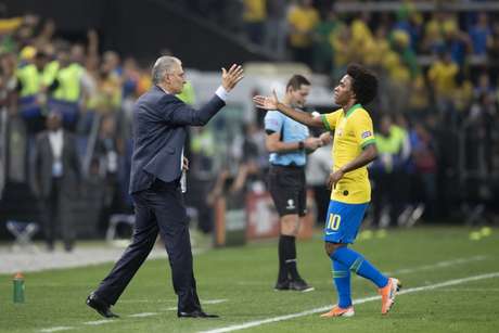 Willian não poderá estar à disposição de Tite na decisão (Foto: Lucas Figueiredo/CBF) Willian não poderá estar à disposição de Tite na decisão (Foto: Lucas Figueiredo/CBF)