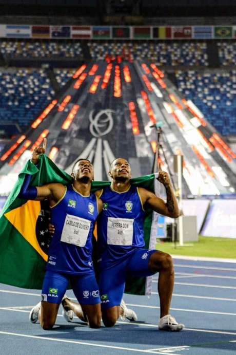 Paulo André Camilo e Rodrigo do Nascimento festejam ouro e bronze nos 100m no San Paolo (Thiago Parmalat/CBDU) Paulo André Camilo e Rodrigo do Nascimento festejam ouro e bronze nos 100m no San Paolo (Thiago Parmalat/CBDU)