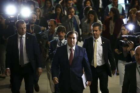 O presidente da Câmara, Rodrigo Maia, chega ao Congresso para discutir a reforma com lÃderes partidários