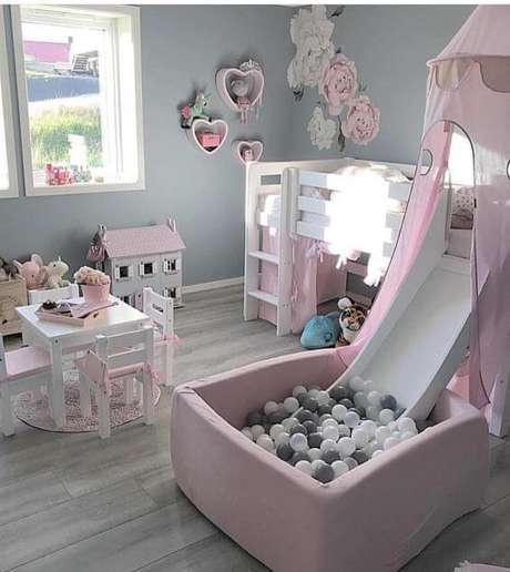 4. Cama infantil com escorregador e piscina de bolinhas no final – Por: Viva Decora 4. Cama infantil com escorregador e piscina de bolinhas no final – Por: Viva Decora