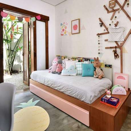 10. Cama infantil com bicama com decoração delicada – Por: Viva Decora 10. Cama infantil com bicama com decoração delicada – Por: Viva Decora